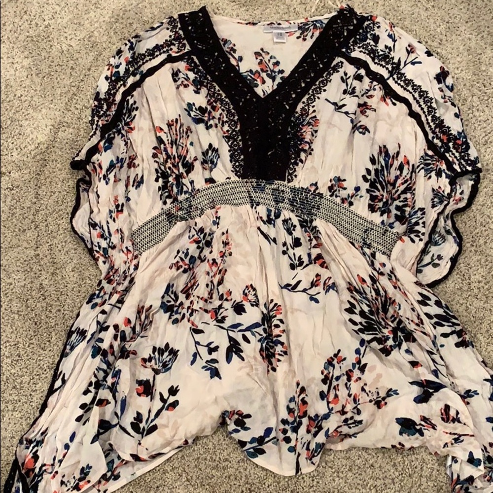 Cute maternity top